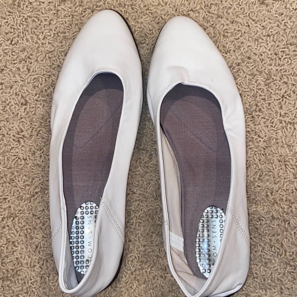 White Ballet Flats DSW Size 8 Soft Sole